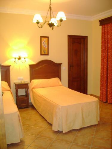 Hotel Santa Cruz Los Palacios Y Villafranca Zewnętrze zdjęcie